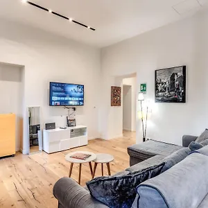 Domus In Piazza Del Popolo Apartment